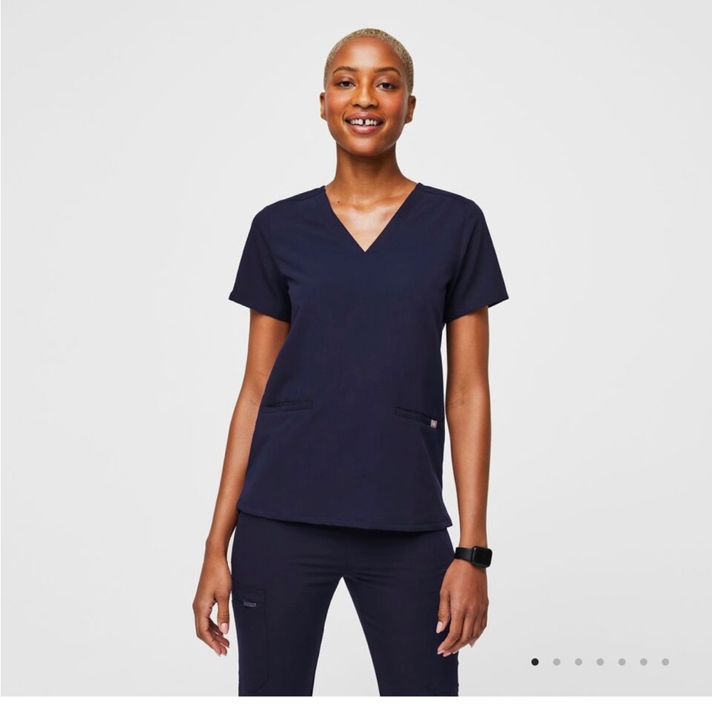 FIGS Casma Three Pocket Scrub Top, Navy Blue - XS